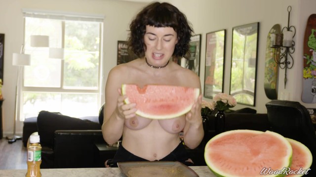 Porn Stars Eating: Olive Glass wants Watermelon